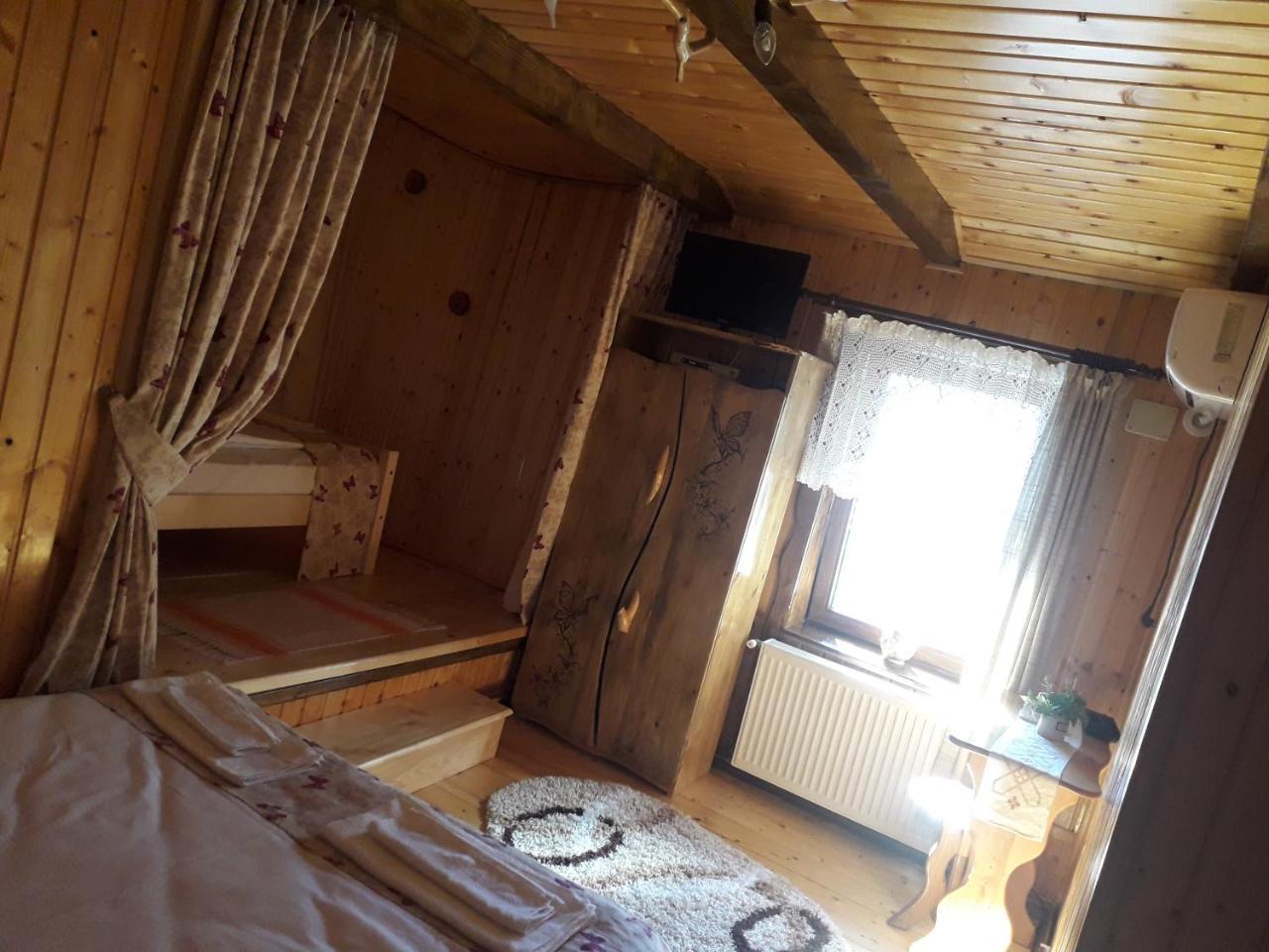 Отель Casa Bunicii Costesti  Экстерьер фото